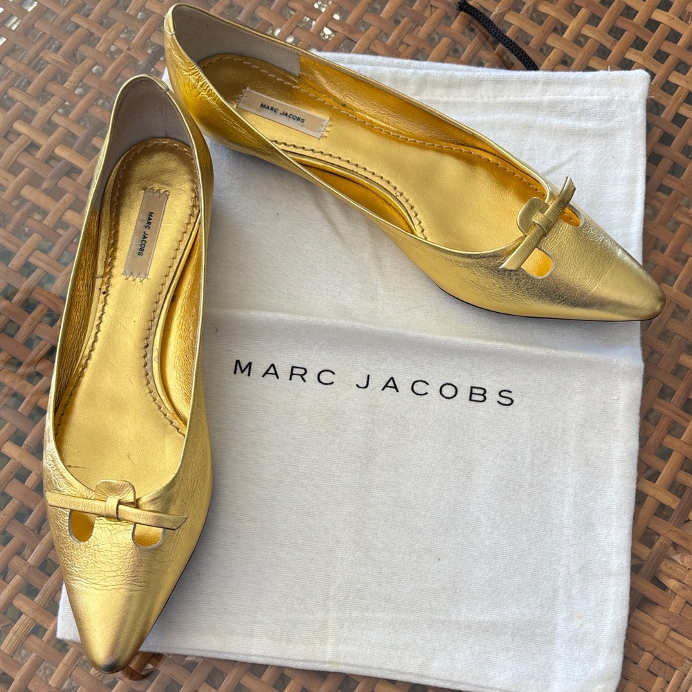 Marc Jacobs Original Gold Mouse Flats with Bow Detail 39.5